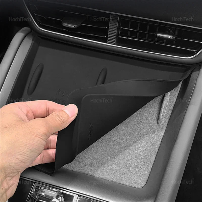 Central Control Non-Slip Wireless Fast Charging Wireless Charger Mat For BYD Sealion 7 - NeoBYD